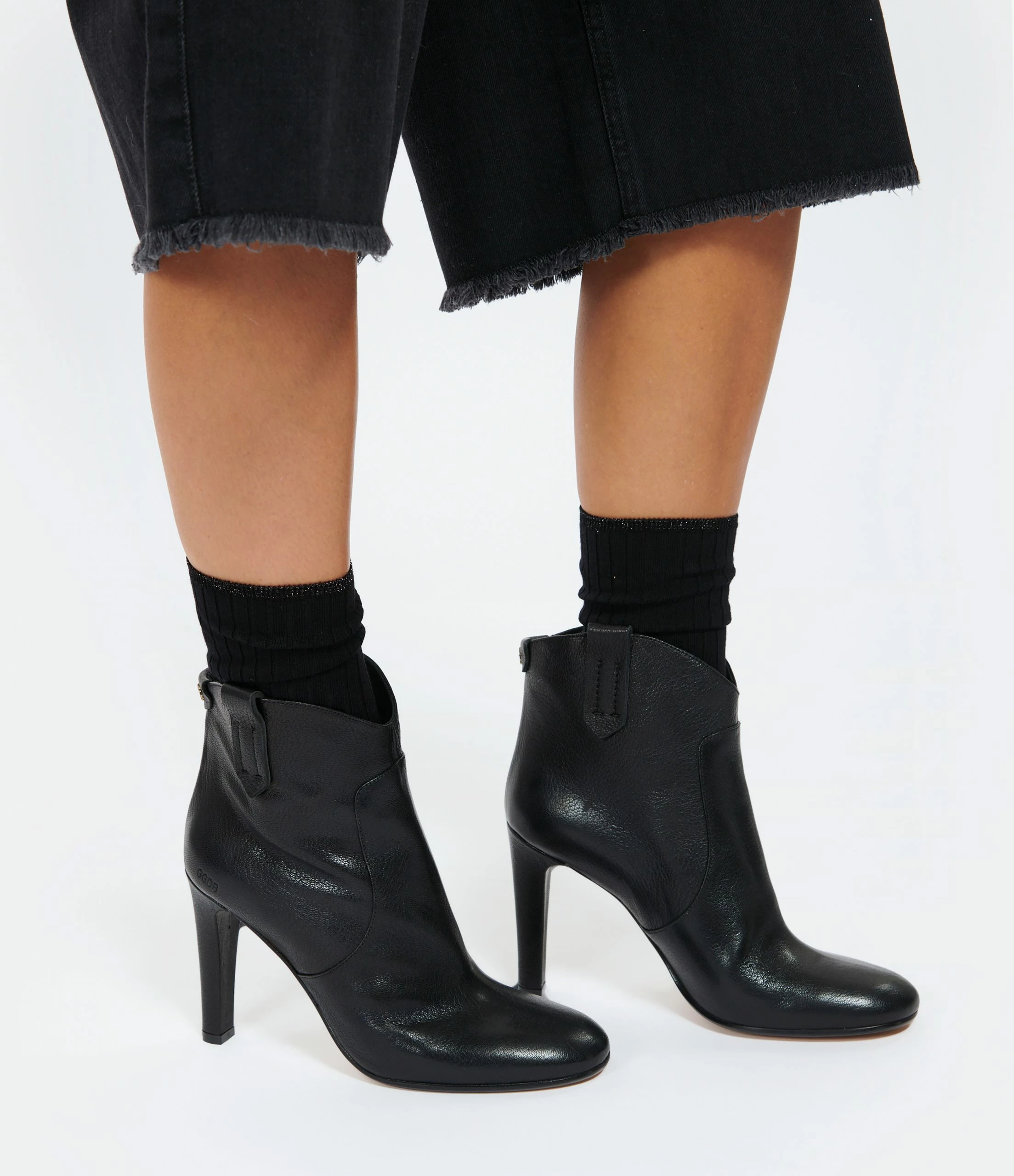 GOLDEN GOOSE Bottines à Talons Kelsey Cuir Noir 7 GOLDEN GOOSE Bottines à Talons Kelsey Cuir Noir - Image 5