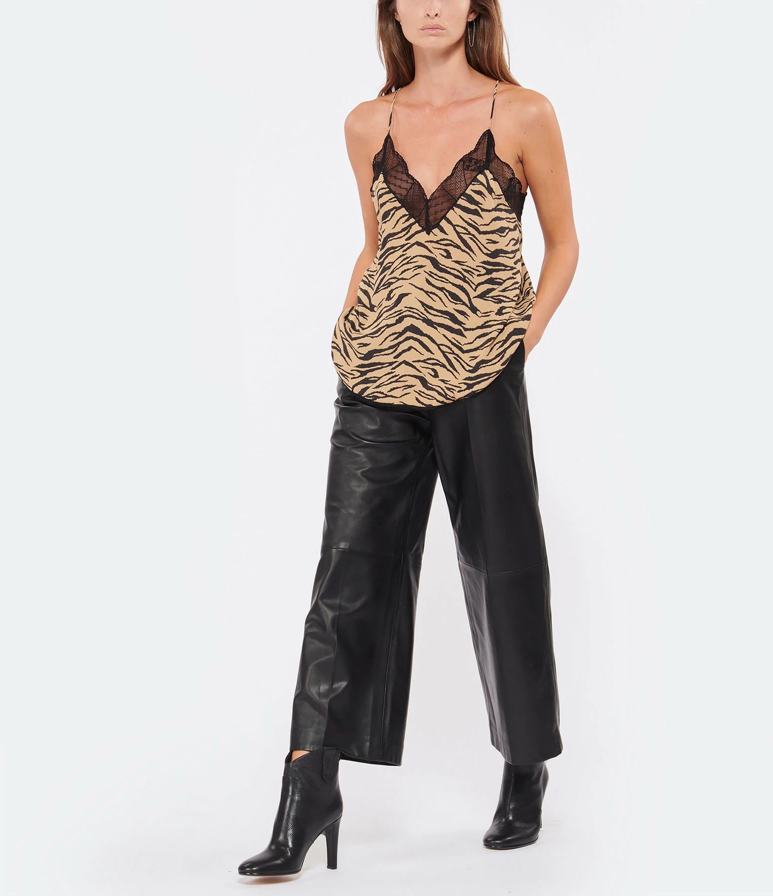 GOLDEN GOOSE Bottines à Talons Kelsey Cuir Noir 11 GOLDEN GOOSE Bottines à Talons Kelsey Cuir Noir - Image 9