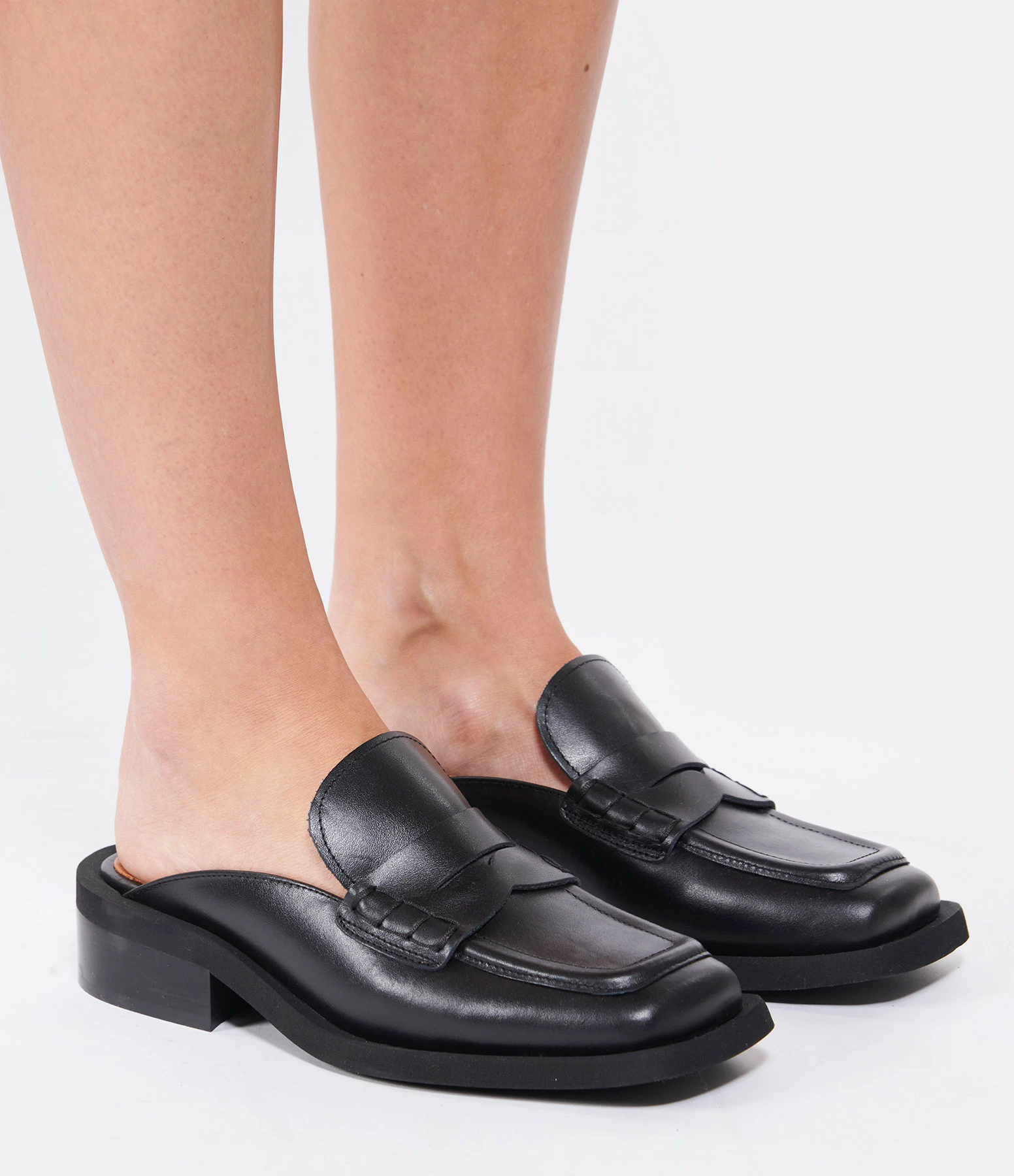 GANNI Mules Mocassins Cuir Noir 6 GANNI Mules Mocassins Cuir Noir - Image 4