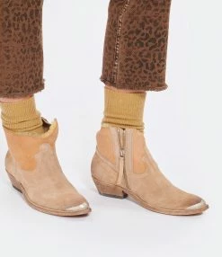 GOLDEN GOOSE Bottines Young Cuir Suédé Tabac Crème -JEANNE VOULAND SHOP unnamed file 960